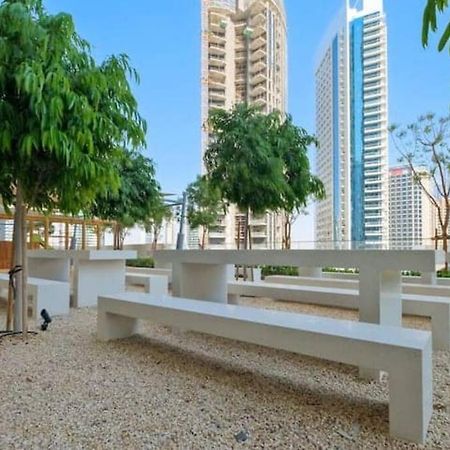 Iconic Oasis 3Bhk With Burj Khalifa Panorama Apartment Dubai Exterior photo